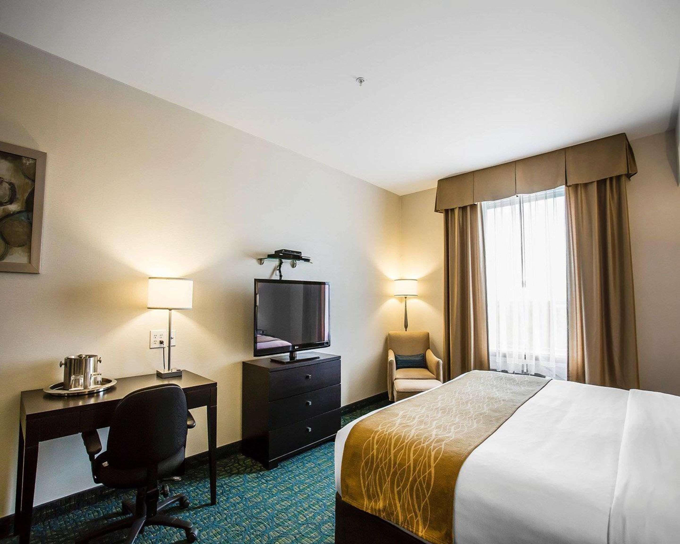Comfort Hotel Bayer'S Lake Timberlea Luaran gambar