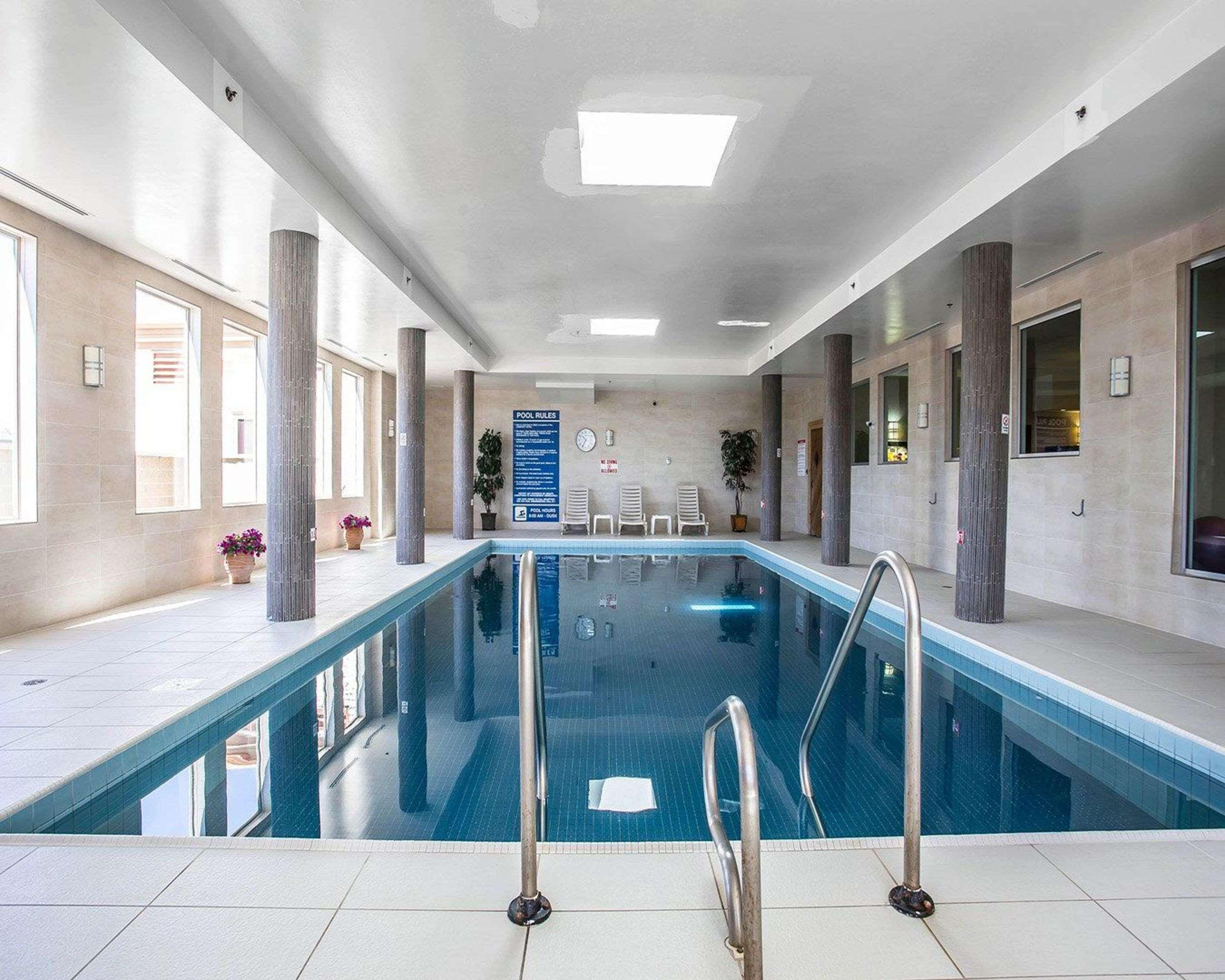 Comfort Hotel Bayer'S Lake Timberlea Luaran gambar