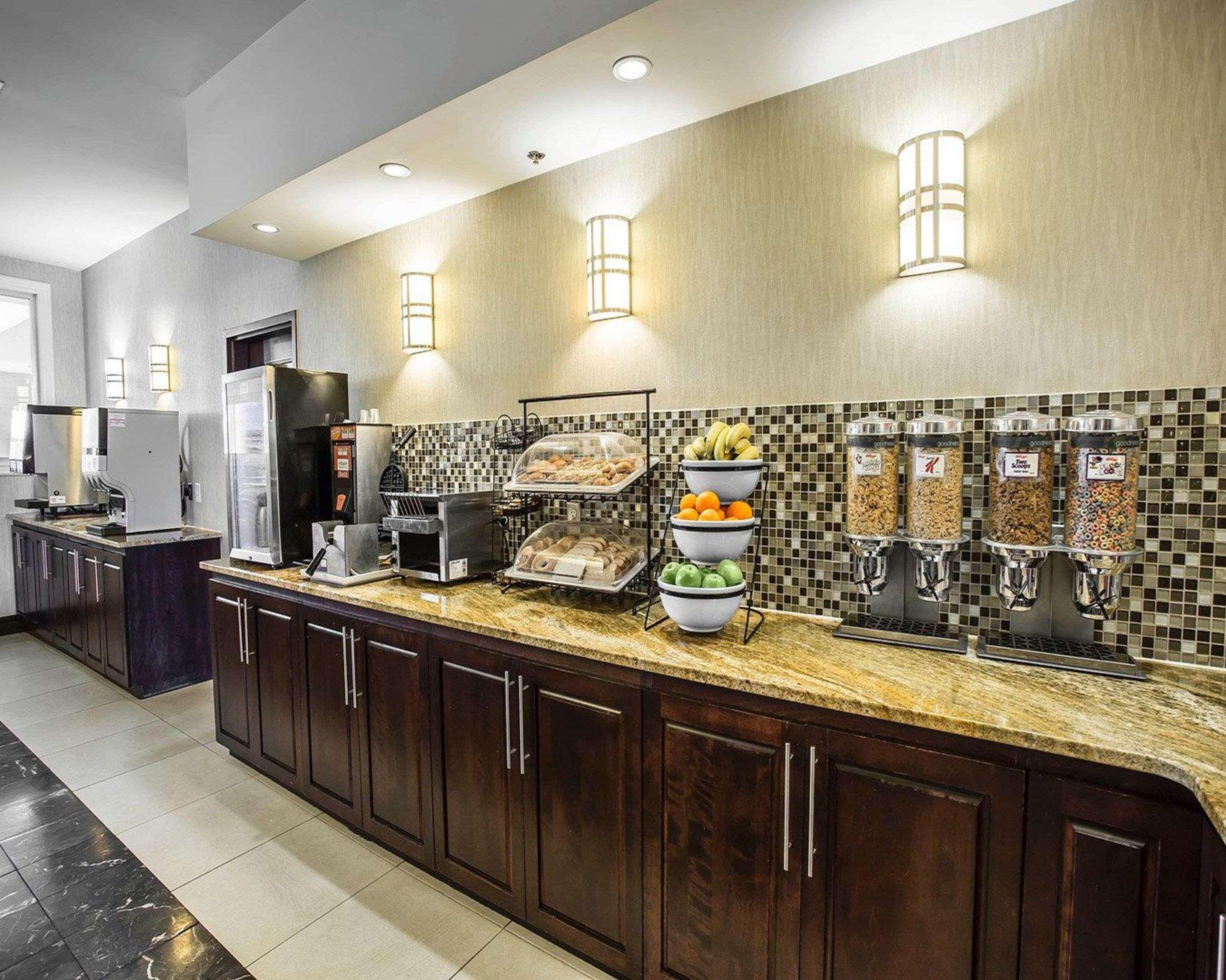 Comfort Hotel Bayer'S Lake Timberlea Luaran gambar