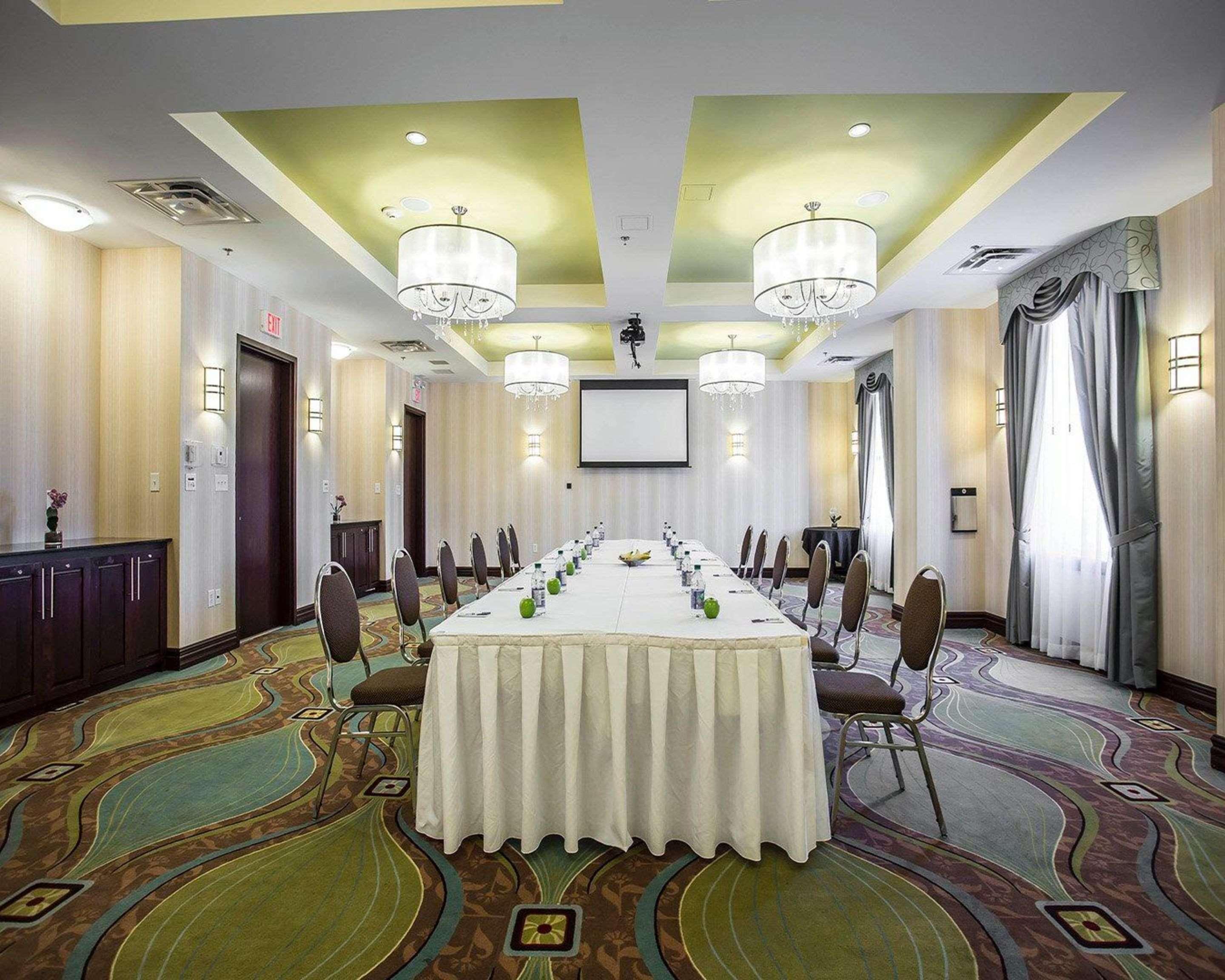 Comfort Hotel Bayer'S Lake Timberlea Luaran gambar