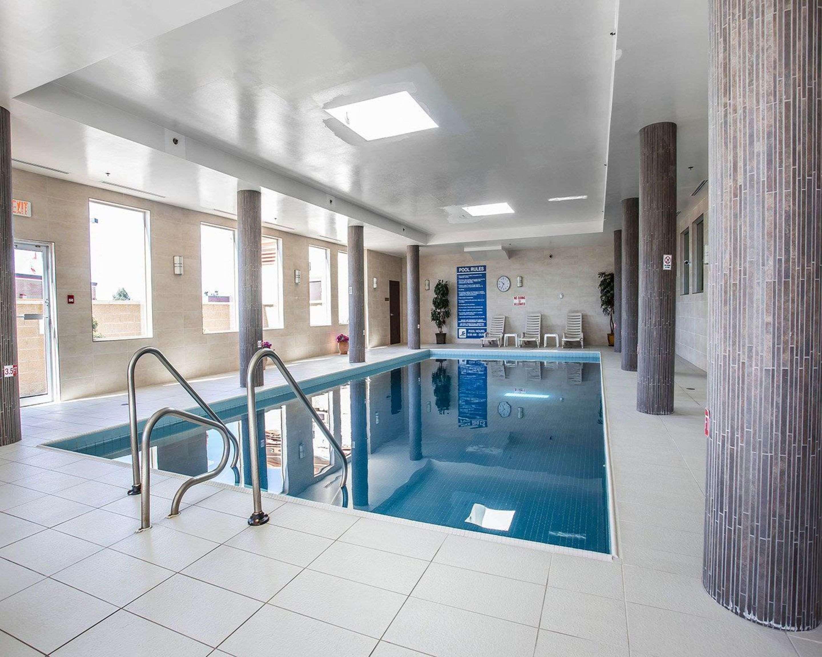 Comfort Hotel Bayer'S Lake Timberlea Luaran gambar