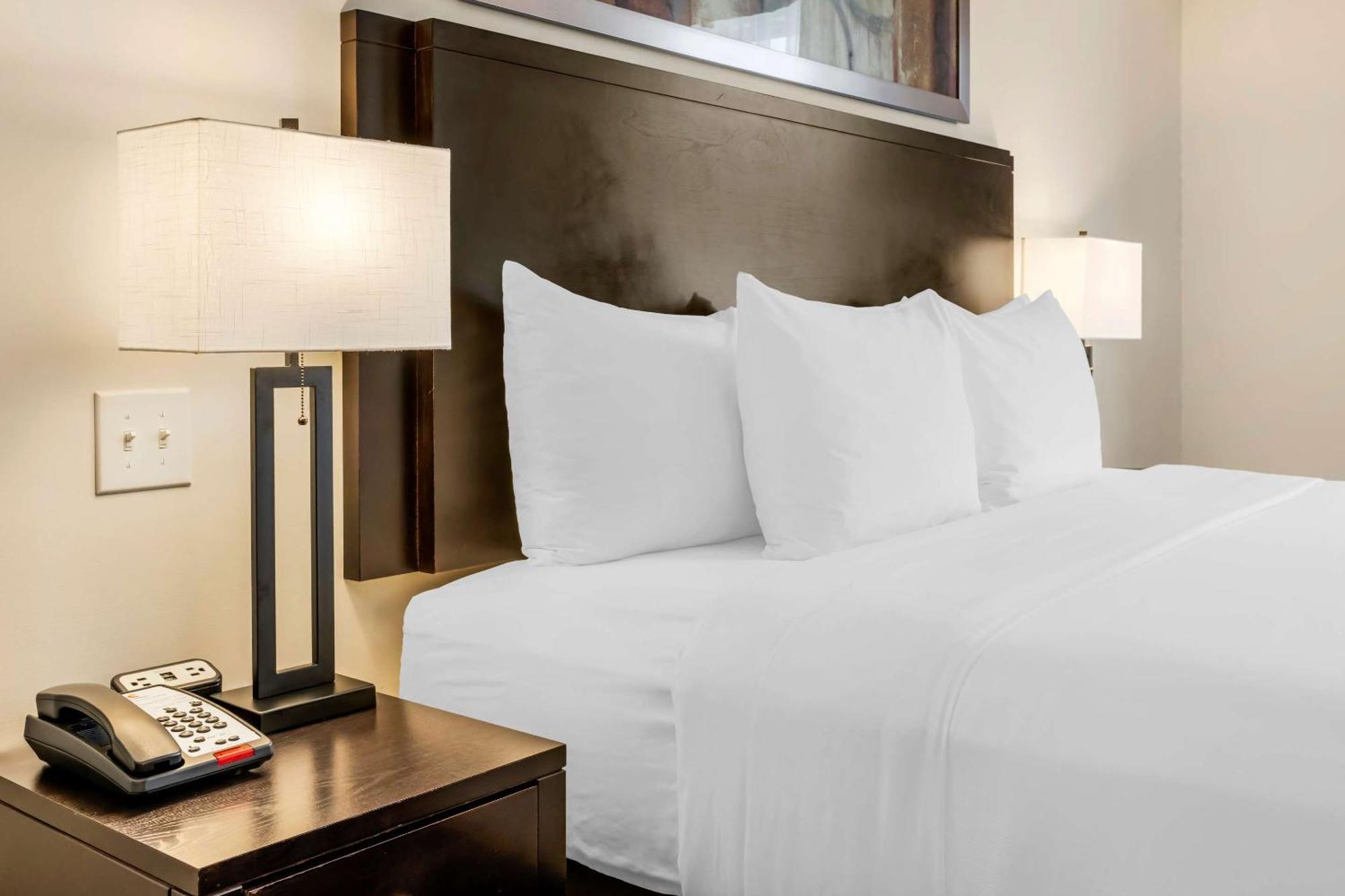 Comfort Hotel Bayer'S Lake Timberlea Luaran gambar