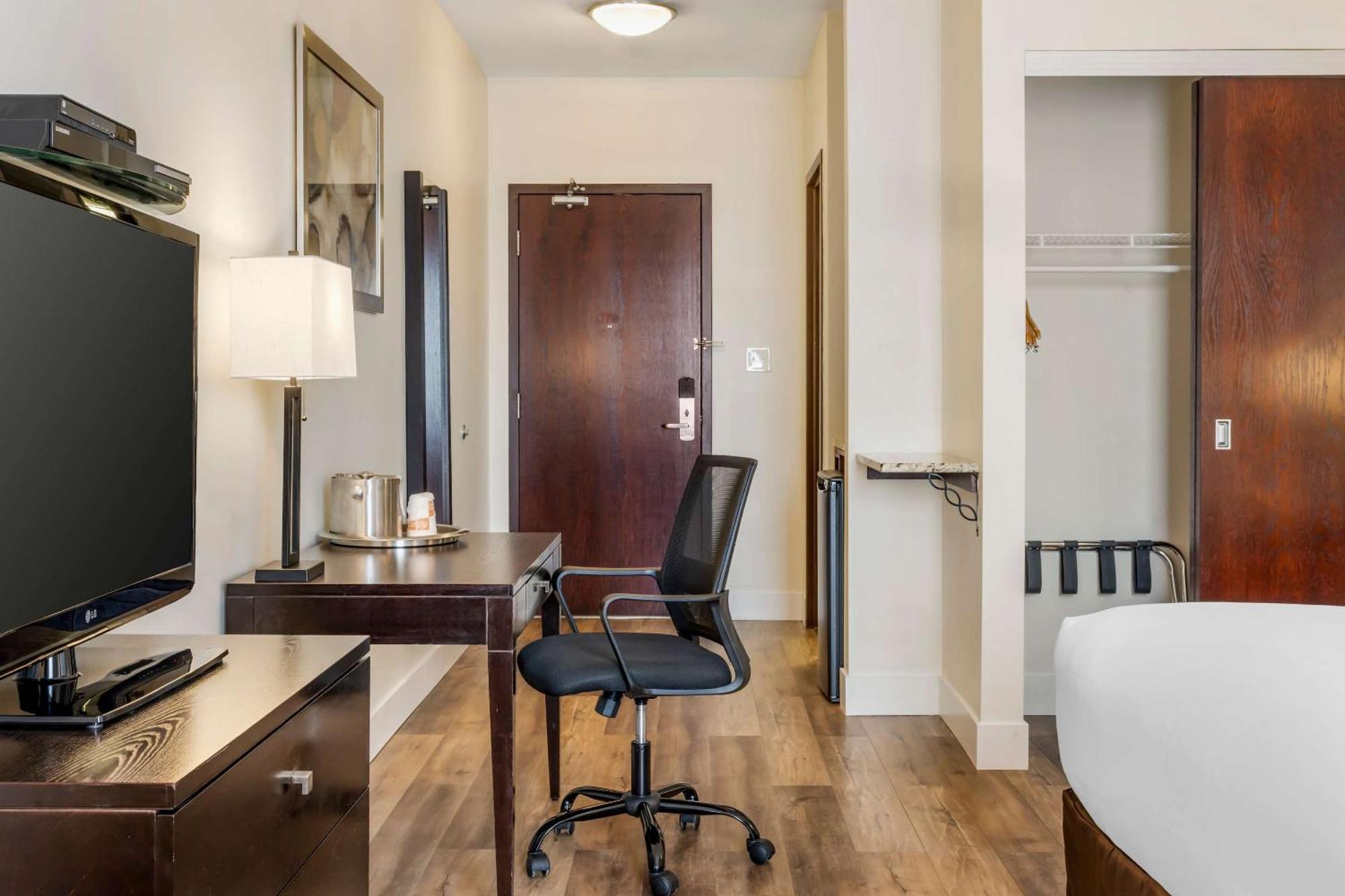 Comfort Hotel Bayer'S Lake Timberlea Luaran gambar