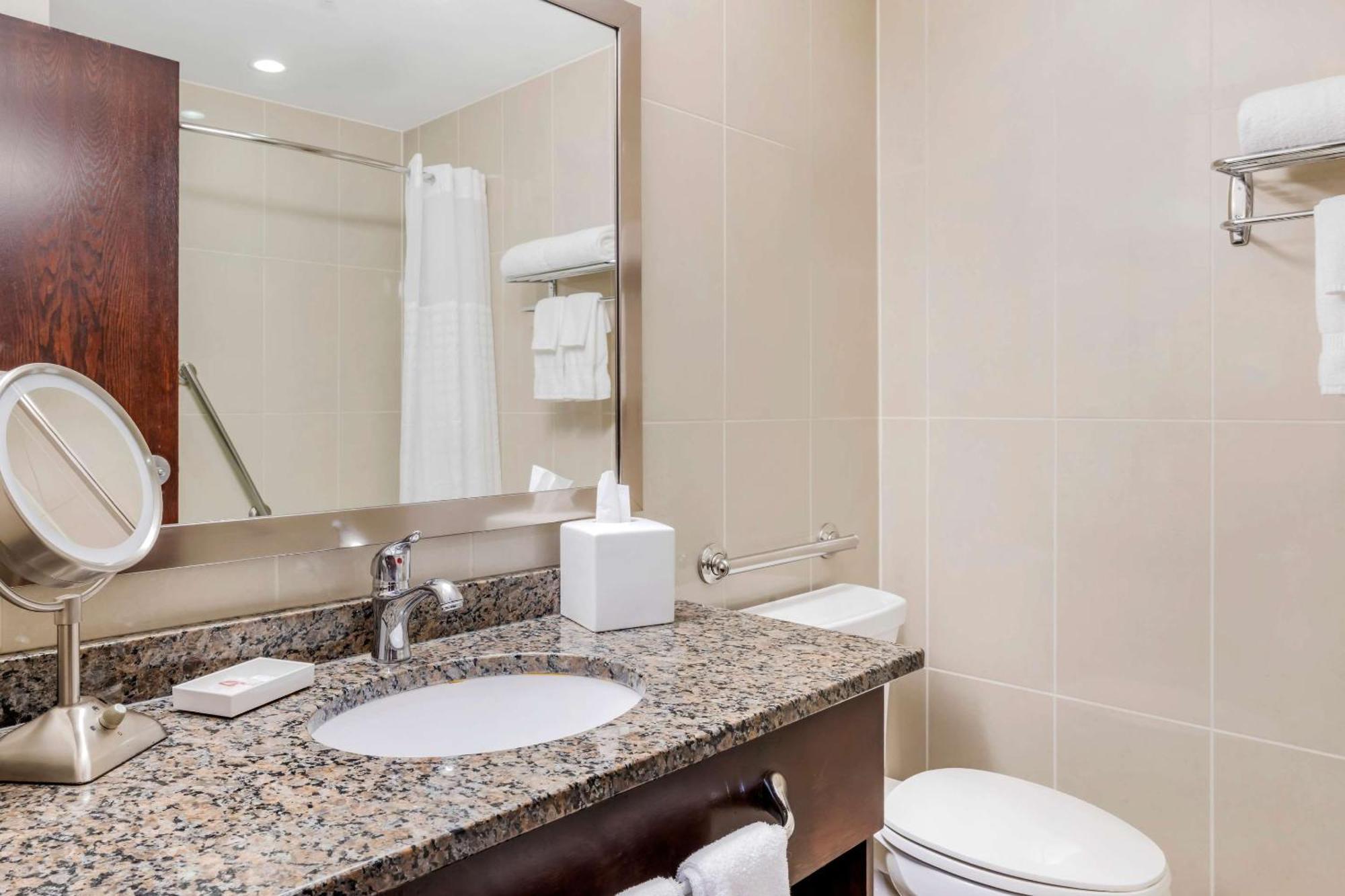 Comfort Hotel Bayer'S Lake Timberlea Luaran gambar
